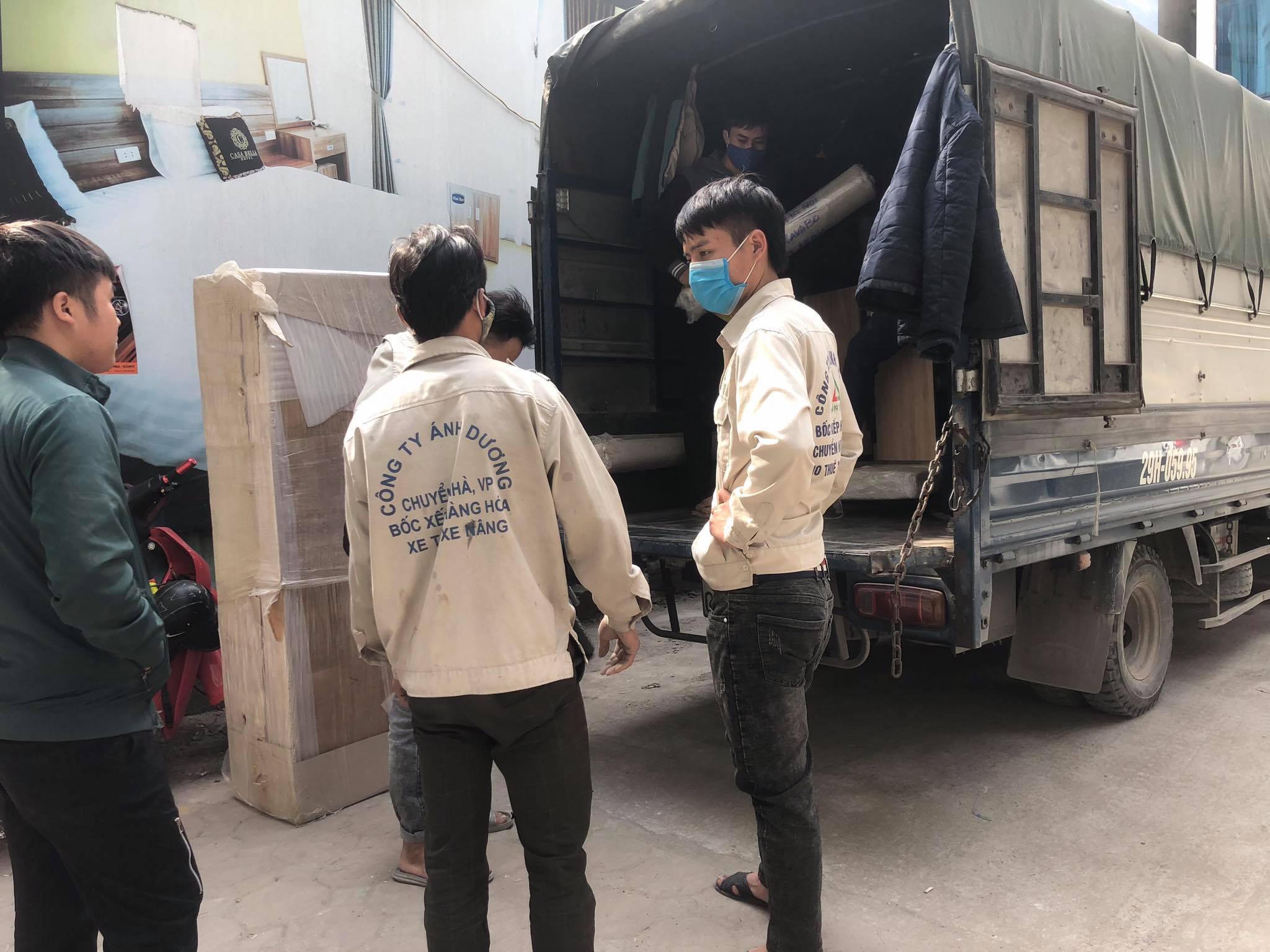 bốc xếp hàng hóa
